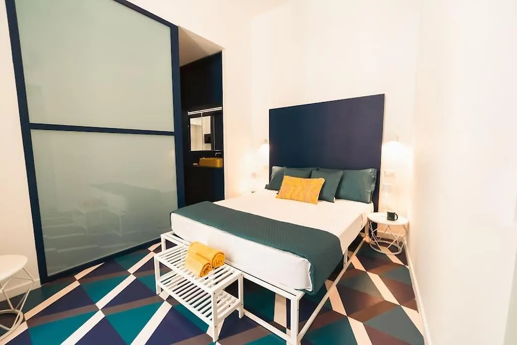 Bovio Apartment & Rooms Naples Italy